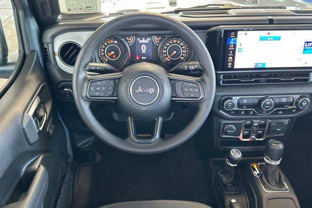 new 2025 Jeep Gladiator car, priced at $42,385