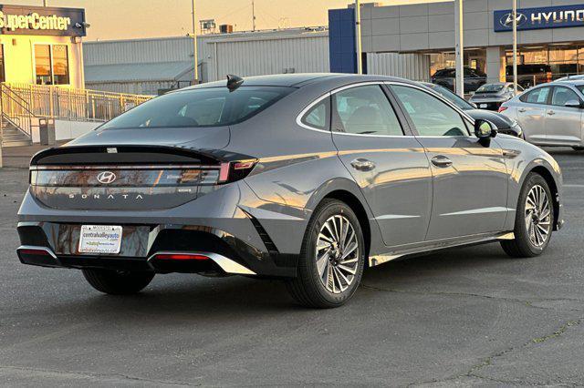 new 2025 Hyundai Sonata Hybrid car, priced at $39,255