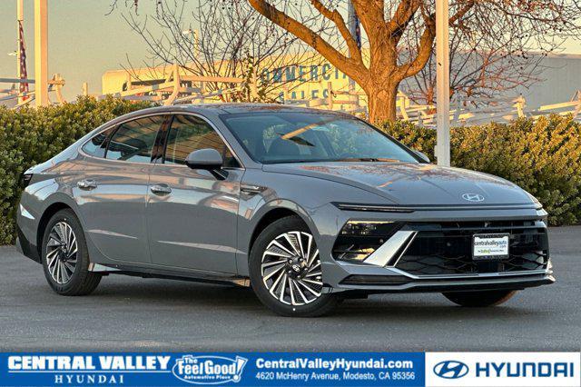 new 2025 Hyundai Sonata Hybrid car, priced at $39,255