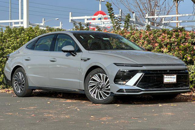 new 2025 Hyundai Sonata Hybrid car, priced at $39,160