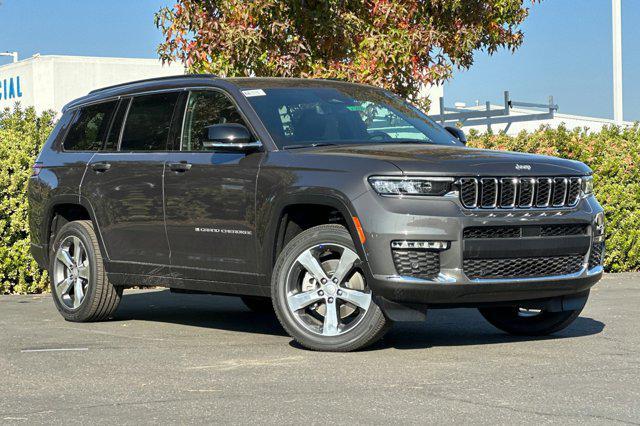 new 2025 Jeep Grand Cherokee L car, priced at $59,205