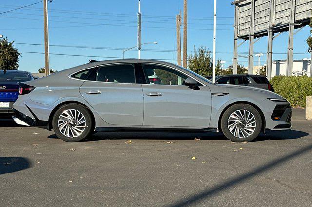 new 2025 Hyundai Sonata Hybrid car, priced at $39,140