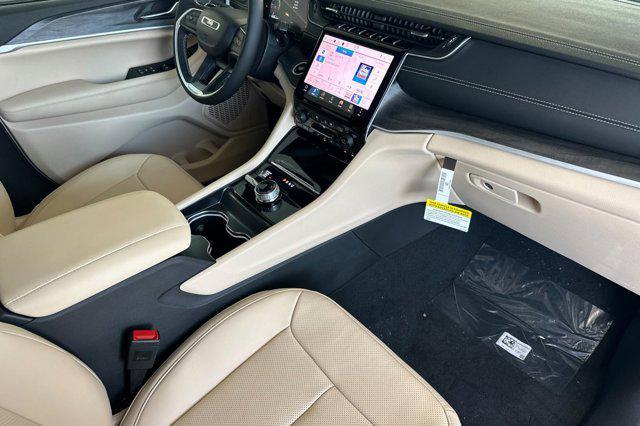 new 2025 Jeep Grand Cherokee car, priced at $49,620