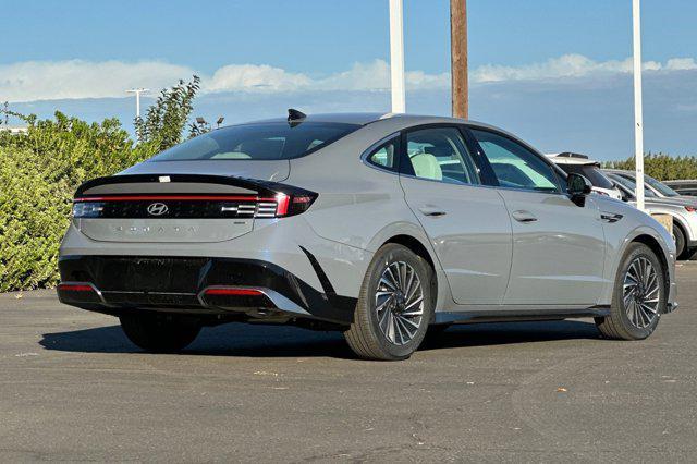 new 2025 Hyundai Sonata Hybrid car, priced at $30,685