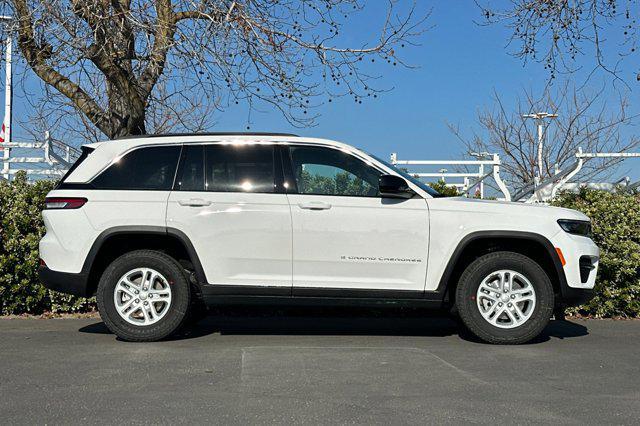 new 2025 Jeep Grand Cherokee car, priced at $38,325