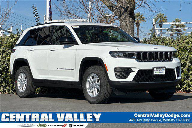 new 2025 Jeep Grand Cherokee car, priced at $39,825