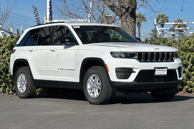 new 2025 Jeep Grand Cherokee car, priced at $38,325