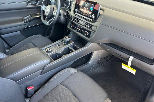 new 2025 Nissan Pathfinder car, priced at $40,710