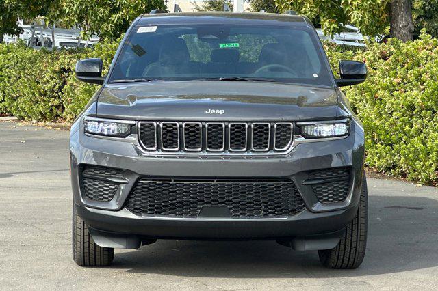 new 2025 Jeep Grand Cherokee car, priced at $40,675