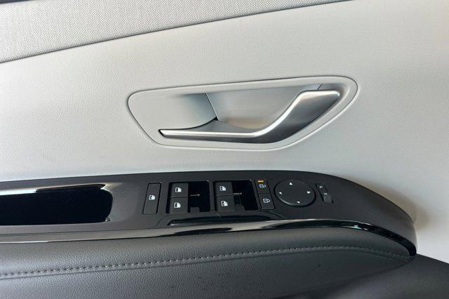 new 2025 Hyundai TUCSON Hybrid car, priced at $43,020
