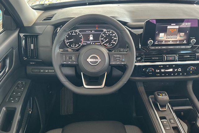 new 2025 Nissan Pathfinder car, priced at $43,475