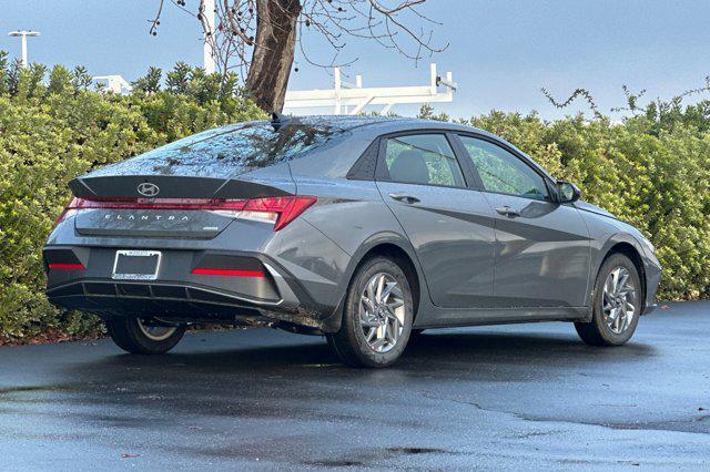 new 2025 Hyundai Elantra HEV car, priced at $26,705