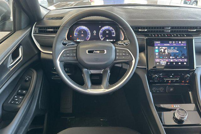 new 2025 Jeep Grand Cherokee car, priced at $45,165