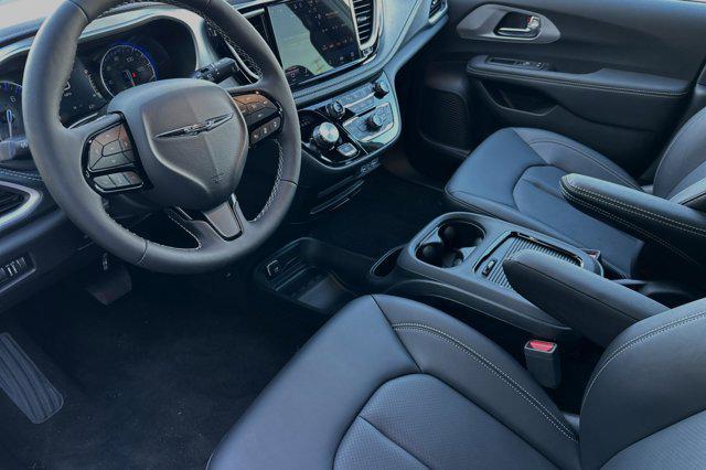 new 2024 Chrysler Pacifica car, priced at $47,185