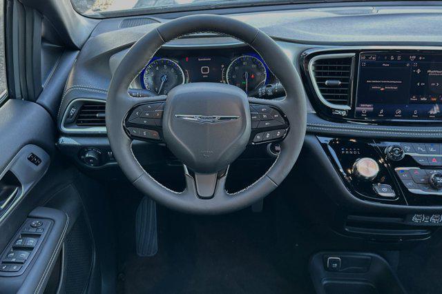 new 2024 Chrysler Pacifica car, priced at $47,185