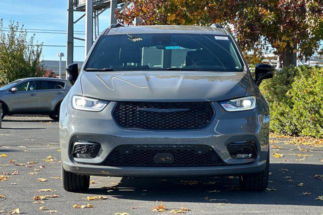 new 2024 Chrysler Pacifica car, priced at $47,185