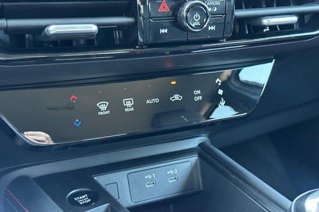 new 2025 Nissan Kicks car, priced at $29,220