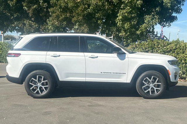 new 2025 Jeep Grand Cherokee car, priced at $45,200