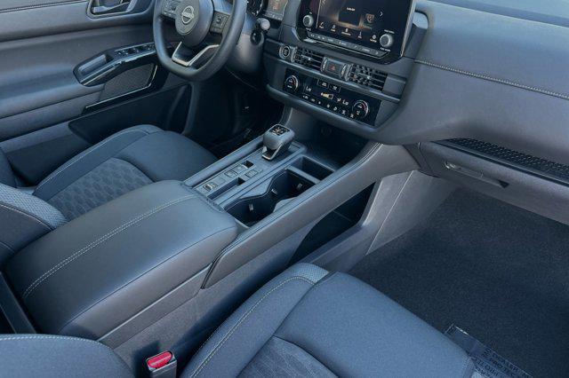 new 2024 Nissan Pathfinder car, priced at $37,080