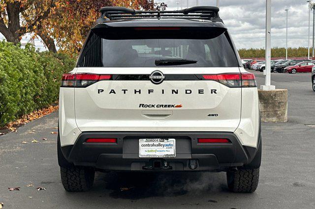 new 2024 Nissan Pathfinder car, priced at $43,670