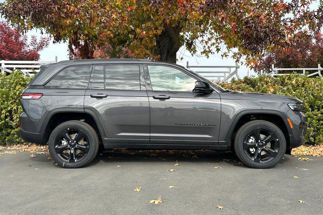 new 2024 Jeep Grand Cherokee car, priced at $49,670