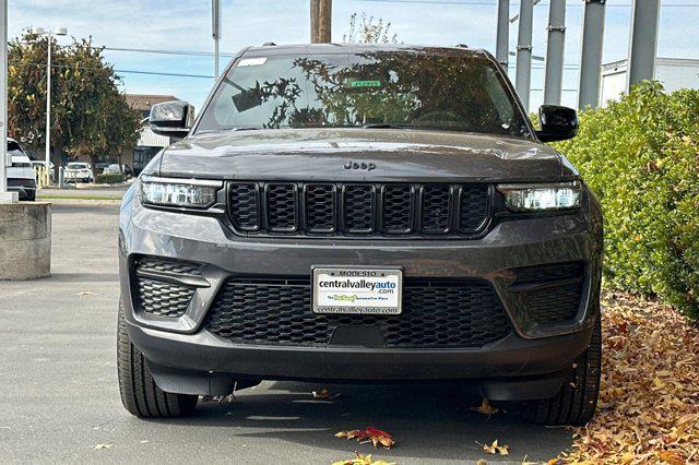 new 2024 Jeep Grand Cherokee car, priced at $49,670