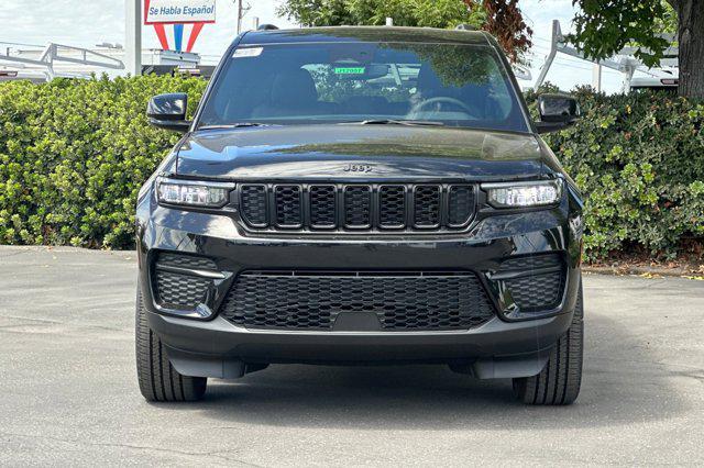 new 2024 Jeep Grand Cherokee car, priced at $49,670