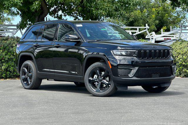 new 2024 Jeep Grand Cherokee car, priced at $49,670