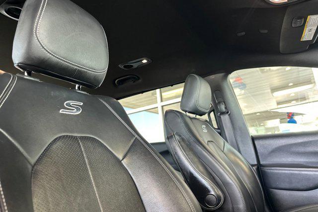 used 2020 Chrysler Pacifica Hybrid car, priced at $26,880