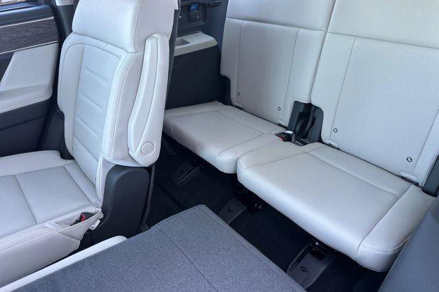 new 2025 Hyundai SANTA FE HEV car, priced at $45,100
