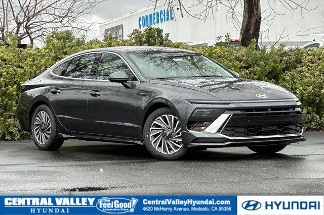 new 2025 Hyundai Sonata Hybrid car, priced at $36,400