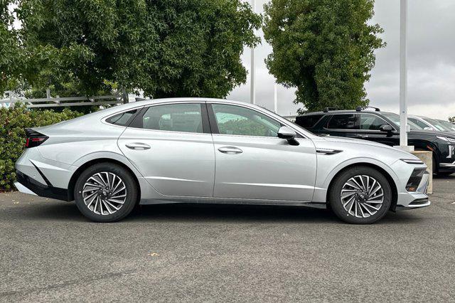 new 2025 Hyundai Sonata Hybrid car, priced at $36,545