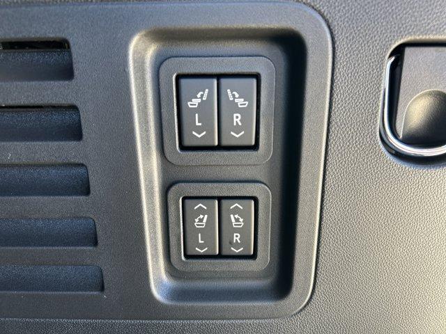 new 2026 Chevrolet Traverse car, priced at $53,857