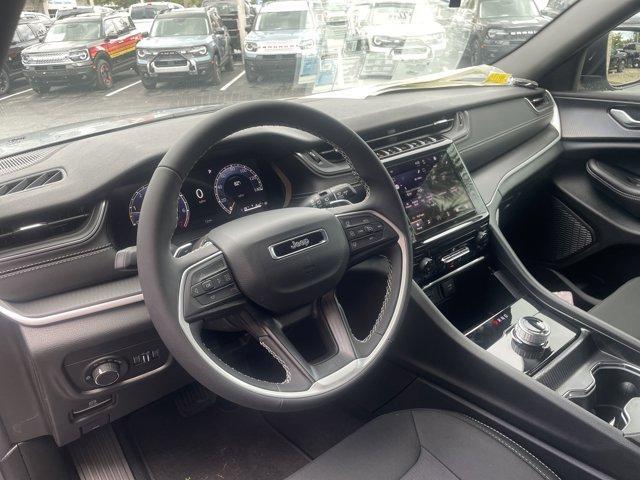 new 2025 Jeep Grand Cherokee car, priced at $38,332