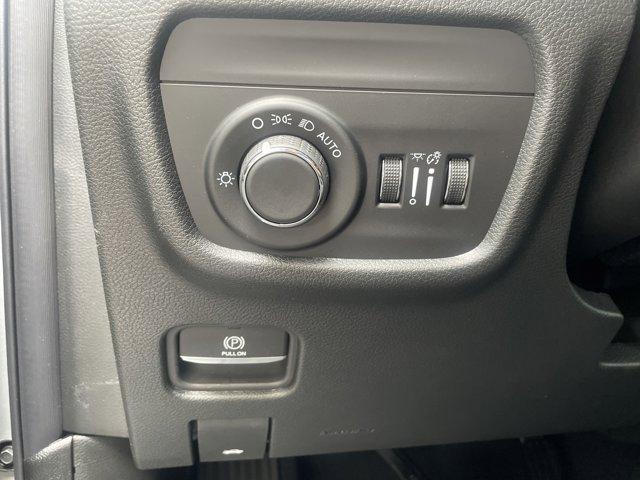 new 2025 Jeep Grand Cherokee car, priced at $38,332