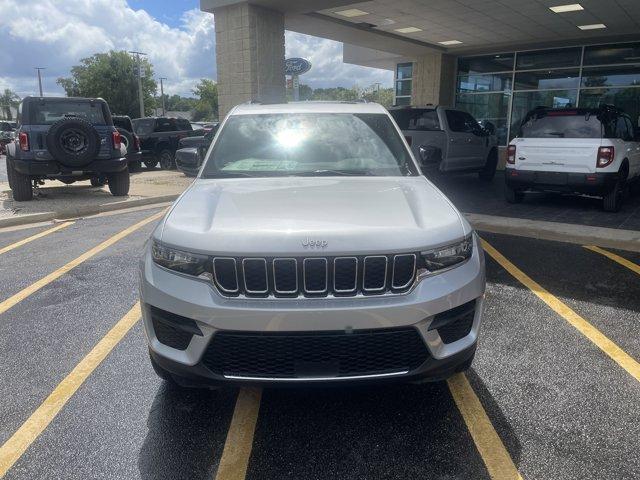 new 2025 Jeep Grand Cherokee car, priced at $38,332