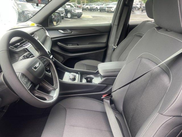 new 2025 Jeep Grand Cherokee car, priced at $38,332