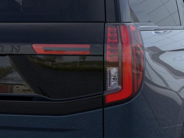 new 2025 Ford Expedition car, priced at $83,985