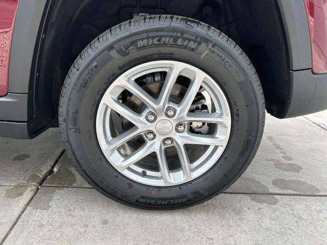 new 2025 Jeep Grand Cherokee car, priced at $38,403