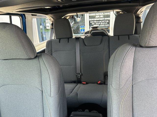 new 2025 Jeep Wrangler car, priced at $48,089