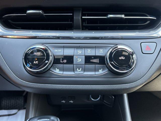 new 2025 Buick Envista car, priced at $24,050