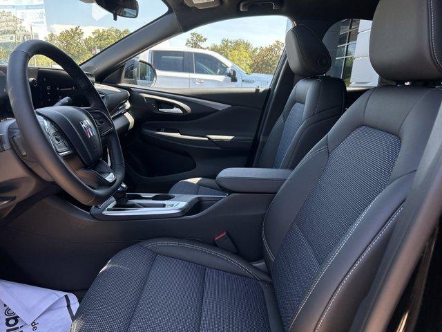 new 2025 Buick Envista car, priced at $24,050
