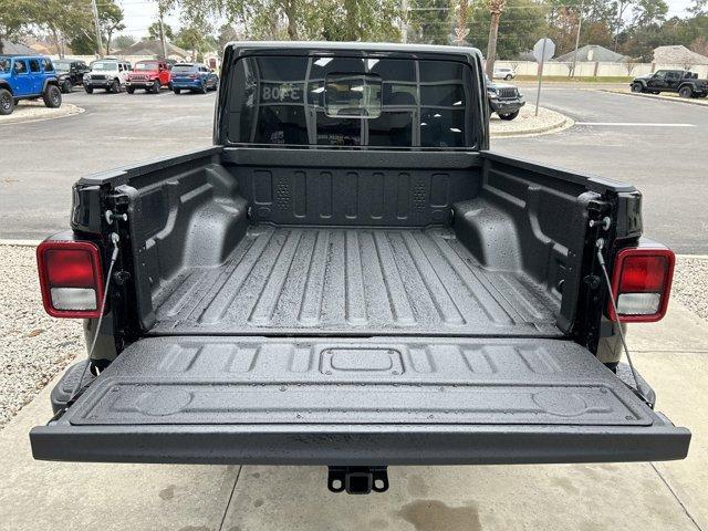 new 2025 Jeep Gladiator car, priced at $41,535