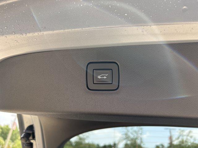 new 2025 Buick Envista car, priced at $24,598