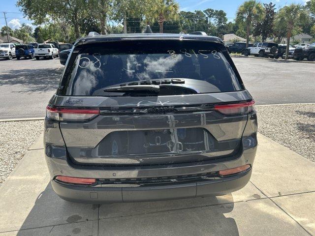 new 2025 Jeep Grand Cherokee car, priced at $38,140