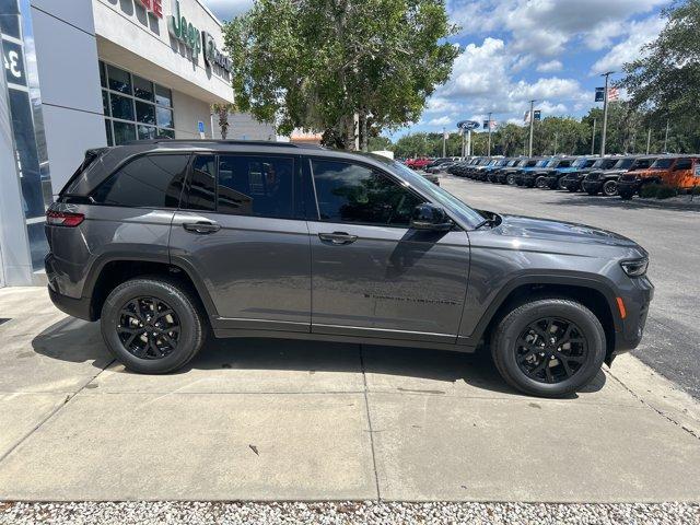 new 2025 Jeep Grand Cherokee car, priced at $38,140
