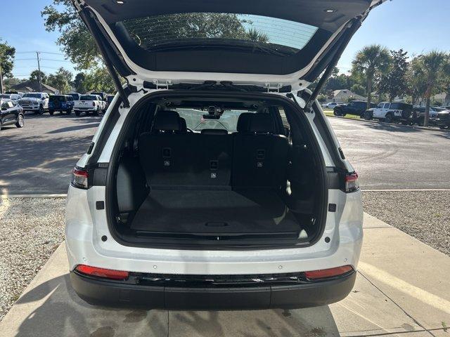 new 2025 Jeep Grand Cherokee car, priced at $37,545