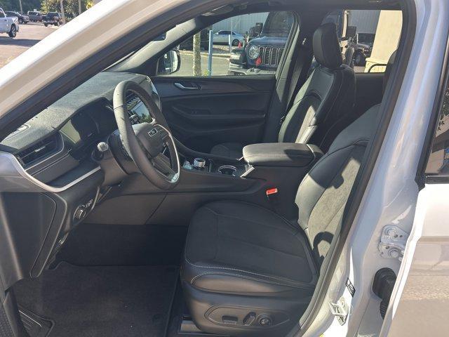 new 2025 Jeep Grand Cherokee car, priced at $37,545