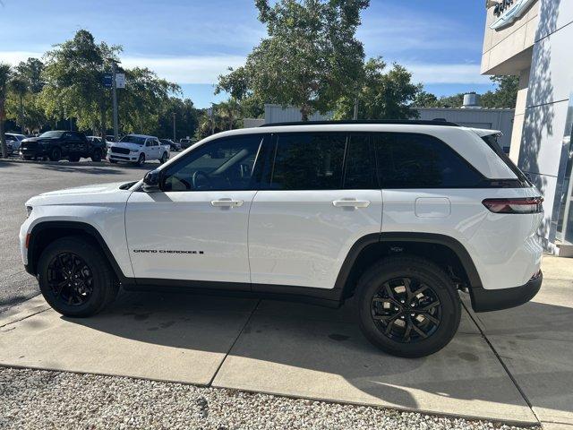 new 2025 Jeep Grand Cherokee car, priced at $37,545