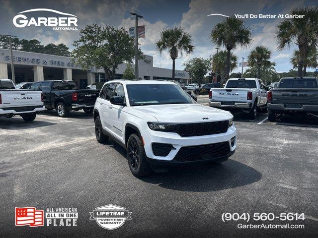 new 2025 Jeep Grand Cherokee car, priced at $40,163